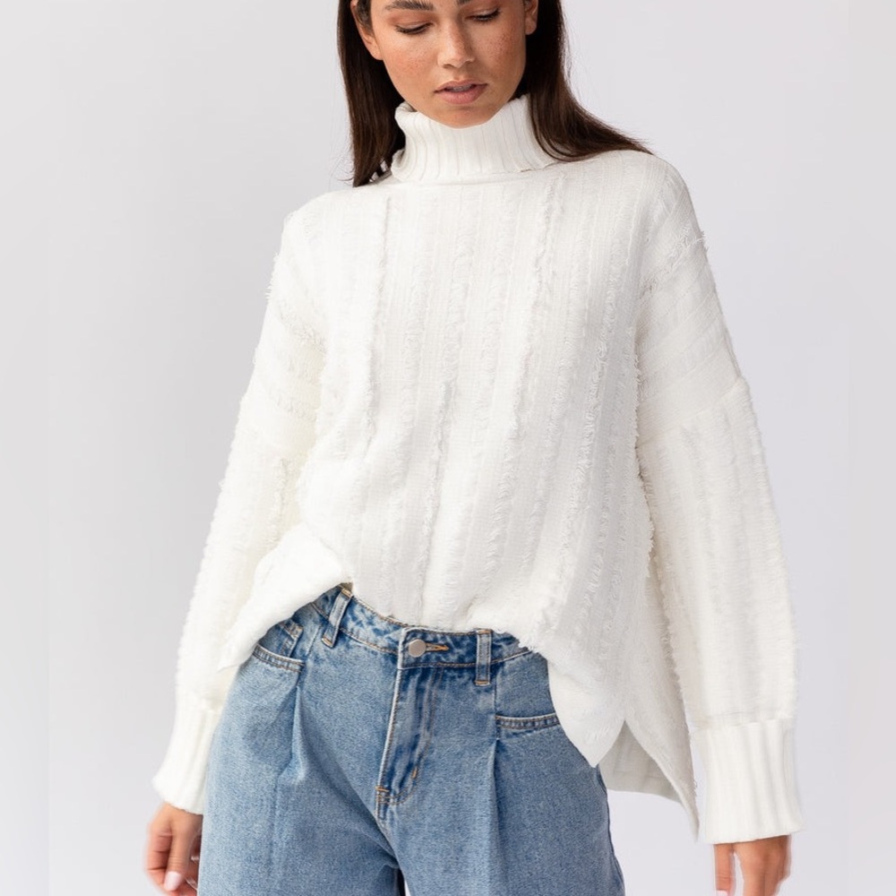 Gilli Ivory Turtleneck Textured Knit Sweater